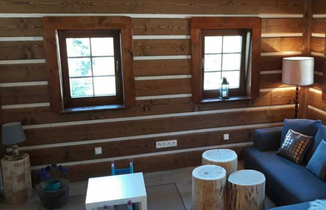 Inviting Villa With Warm Ambience - Photo 15