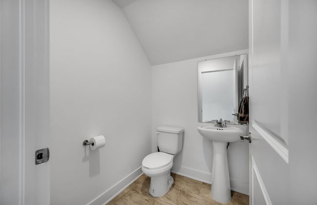 Luxury Home w Heated Pool, Gym, Playground & More! - Foto 27