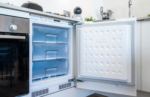 Central Gravesend 1BR, Kitchen, Wi-Fi, Sleeps 2, Parking - Foto 15