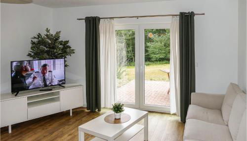 Pet Friendly Apartment - Photo 3