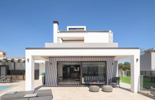 Monti Luxury Villa, with Heated Pool & Hot Tub - Foto 14