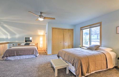 Cozy Dam Lake Escape with Dock, Yard and Water Access! - Foto 19