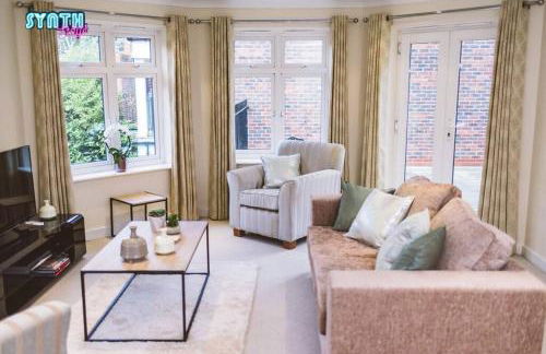 Spacious Central Leatherhead Apt Long Term Stay - Photo 9