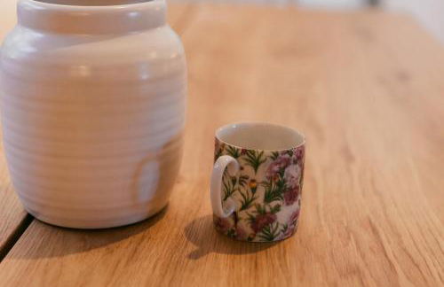 The Magic Teacup - Photo 42