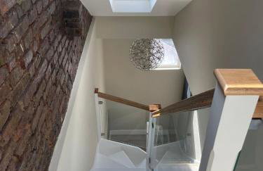 Luxury London Oasis - Photo 1