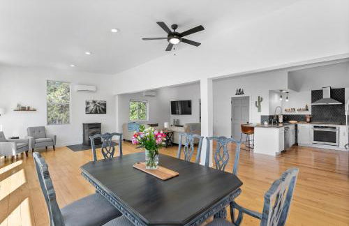 Near Red Rocks with Hot Tub, Fire Pit and Views - Foto 16