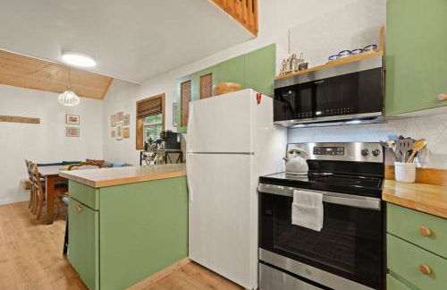 Cozy Mountain Chalet With Hot Tub Outdoor Movie Screen And Fire Place - Foto 3