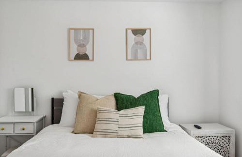 Elegant Largo Retreat, Sleeps 8, 10 Mins to Beach - Foto 33