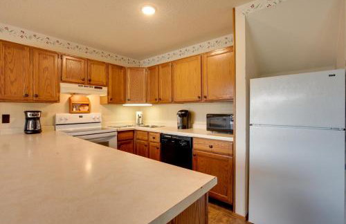 Upson Ski-InandSki-Out, End-Unit Cabin with Fireplace! - Foto 8