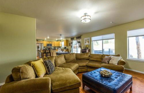 Wildflower Getaway HALF acre yard firepit hot tub bikes Dogs OK - Foto 13