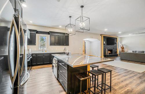 Bowling Alley! Expansive Group Getaway in Lewiston - Foto 12