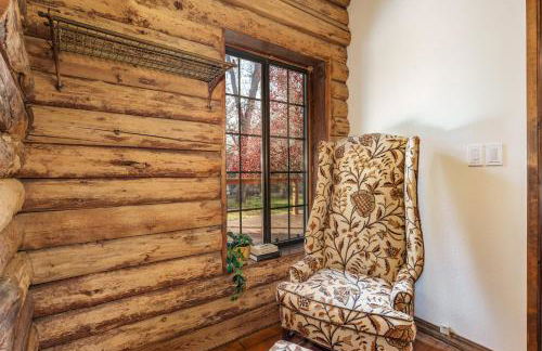 Log Cabin sleeps 20 with hot tub, EV Charger, firepit - Foto 30