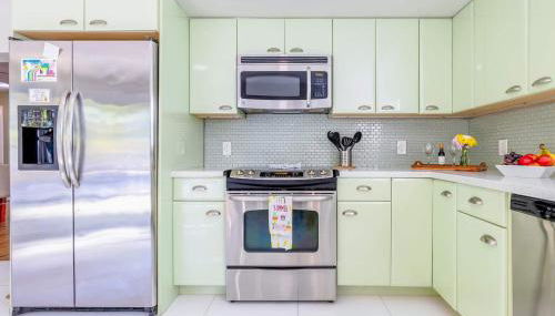 Fun Family-Friendly Poolside Escape Near Beach - Foto 5