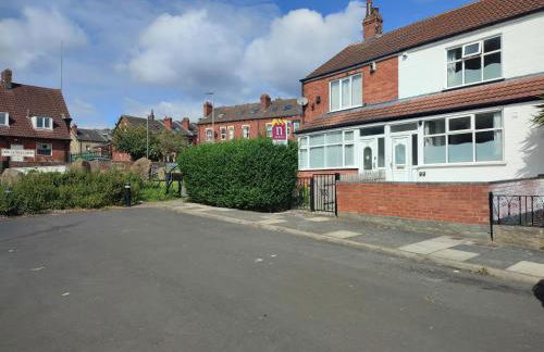 Luxury ground floor modern flat close to city with free parking - Photo 2