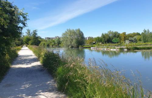 Studio Cerf, quartier marais, terrasse rez de chaussé, jardin accessible, matelas confortable - Foto 9