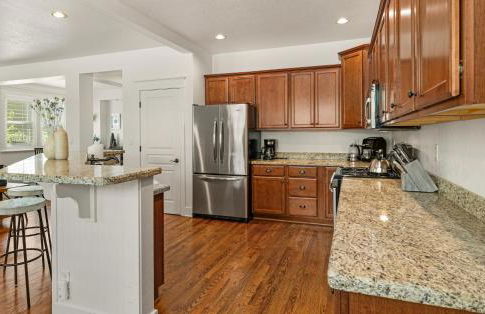 Ponderosa Escape Stunning Location Incredible Game Room Urban Trail System AC EV-charger - Photo 2