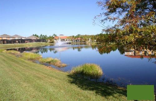 Disney Dream with Hot Tub, Pool, Xbox, Games Room, Lakeview, 10 min to Disney, Clubhouse - Foto 62