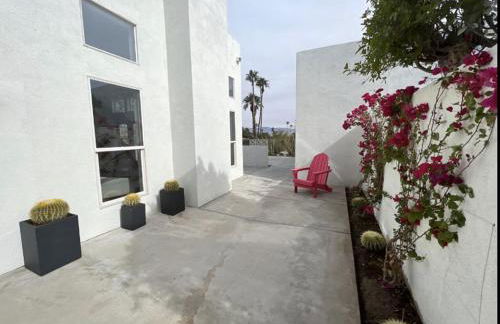 The Pink Paloma - A Barbie Inspired Villa in Palm Springs - Photo 9