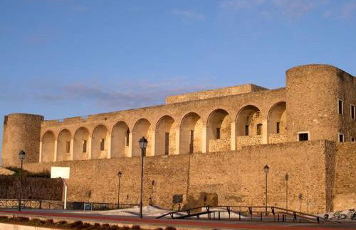 HOUSE 4U - Modern Mezzanine Apartment with AC, Wi-Fi and Parking - Abrantes - Foto 17