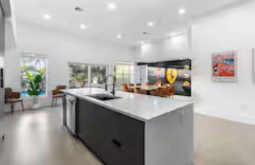 Unique Private Racing Track Villa in Miami Cinema - Foto 36