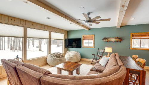 Private Dock, BBQ Ready Lakefront Fifield Home! - Foto 1