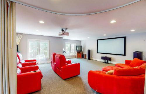 Deck and Private Dock! Winchester Creek Estate - Foto 27