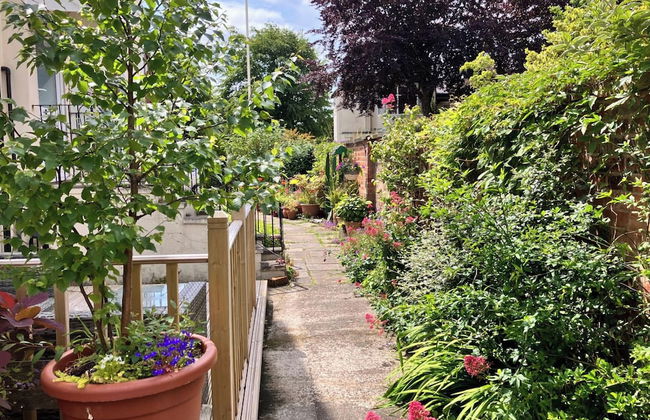 2 Bedroom Beachside House Sleeps 4 - Private Patio - Foto 20