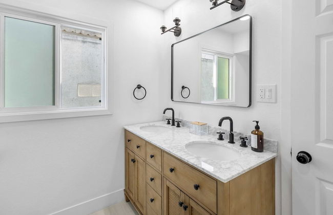 Steps to the Beach, Firepit & Patio Long-term Newport Beach Stay Coastal Cove - Foto 15