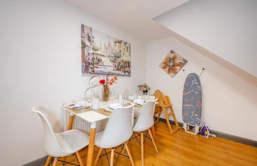 *F2GH* for your most relaxed & Cosy stay + Free Parking + Free Fast WiFi * - Foto 22