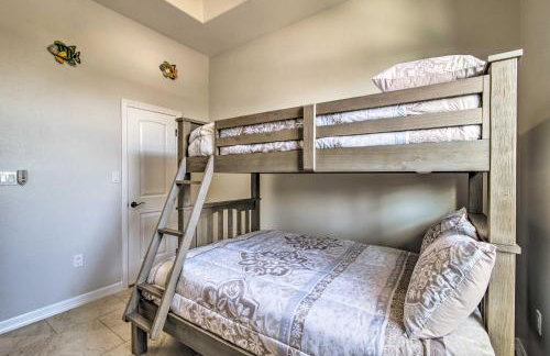 South Padre Paradise with Saltwater Pool Near Golf! - Foto 16