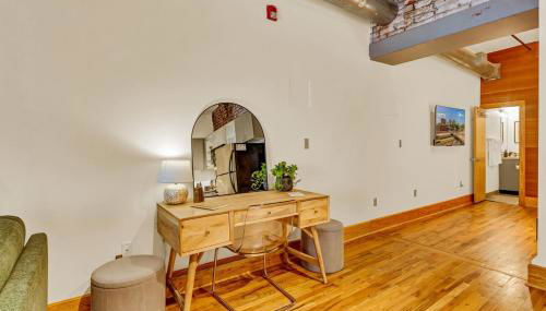 Downtown Zen Den - Photo 4