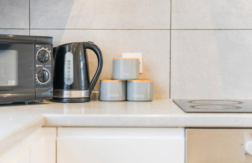 New Spacious 3-Bed House, Driveway Parking, Ideal Contractor Stay - Foto 16