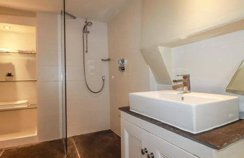 Carew House Cottage - Photo 13