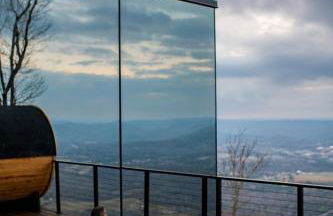 Stunning Mirrored Glass Cabin with Hot Tub & Sauna near Lookout Mountain, Dade County, GA - Foto 5