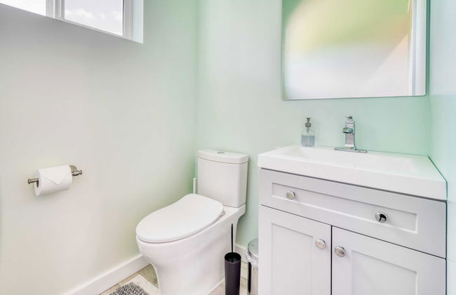 Beach Pines Bungalow by Avantstay Classic Cottage Steps to the Beach w/ Private Yard - Foto 16