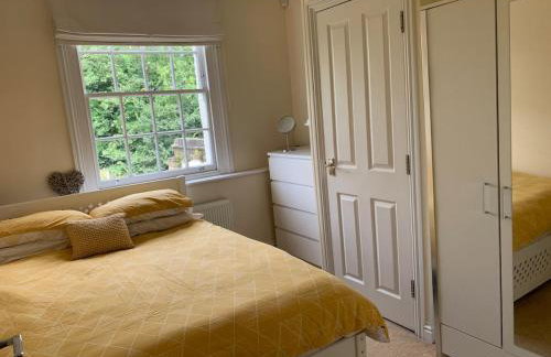 Lovely riverside cottage, Weybridge, Surrey - Foto 4