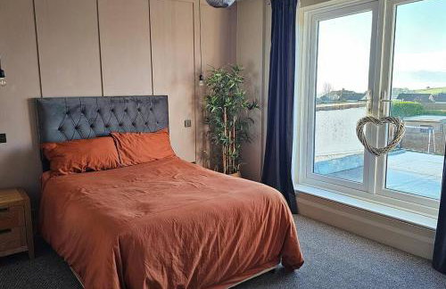 Large spacious home, great location, near transport links - Foto 13