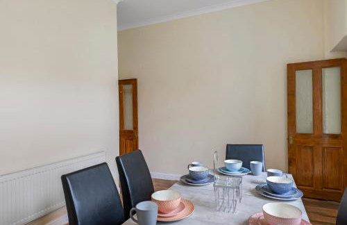 Relax in Comfort 3BR Home for 6 with Full Kitchen, Lounge, Large Bath - Foto 26