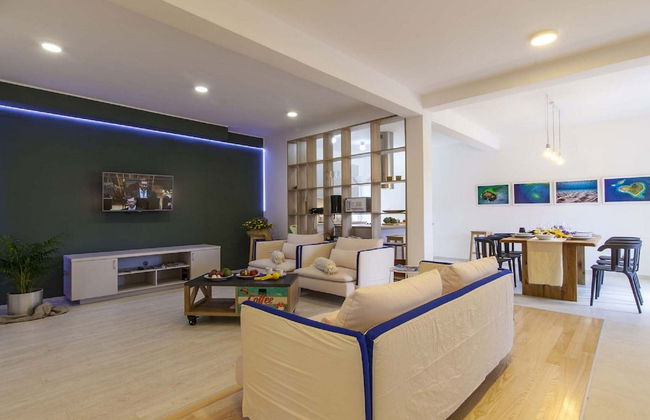 Deluxe Villa in Šibenik near Lake - Photo 17