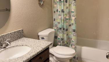 Serene 2bed 1bath condo with parking - Foto 5