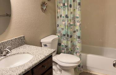 Serene 2bed 1bath condo with parking - Foto 5