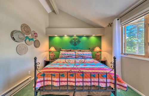 Eclectic Home with Deck 4 Miles to Ski Cloudcroft! - Foto 11