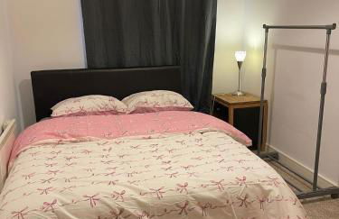 2 bedroom apartment near Wolverhampton train station - Foto 3