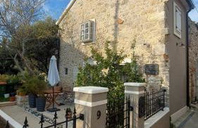 Sundial Stone House - Photo 4