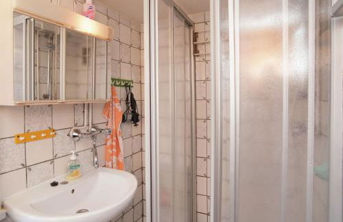 Quiet Cottage Near Trails - Foto 14