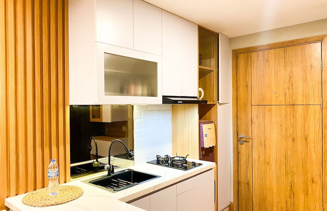 Comfy and Modern Look 1BR LRT City Jatibening Apartment - Foto 7
