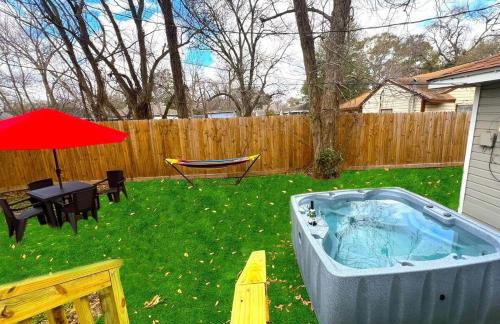 Comfy 5BR Holiday Home with Hot Tub, 10min from NGR Stadium - Foto 30