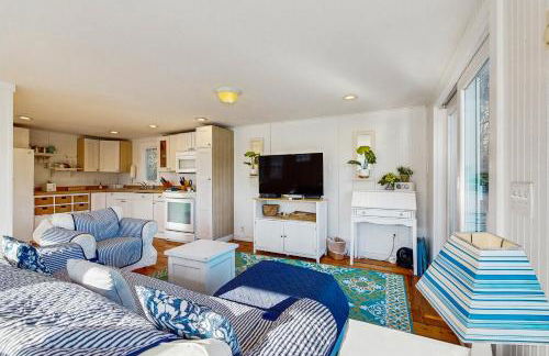 A Chatham Pearl on Oyster River - Photo 3