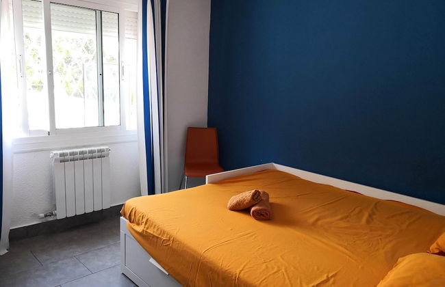 Villa con gran piscina en zona residencial - Photo 2