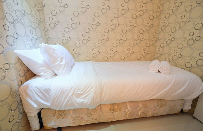 Homey and Relaxing 2BR Green Pramuka Apartment - Foto 7